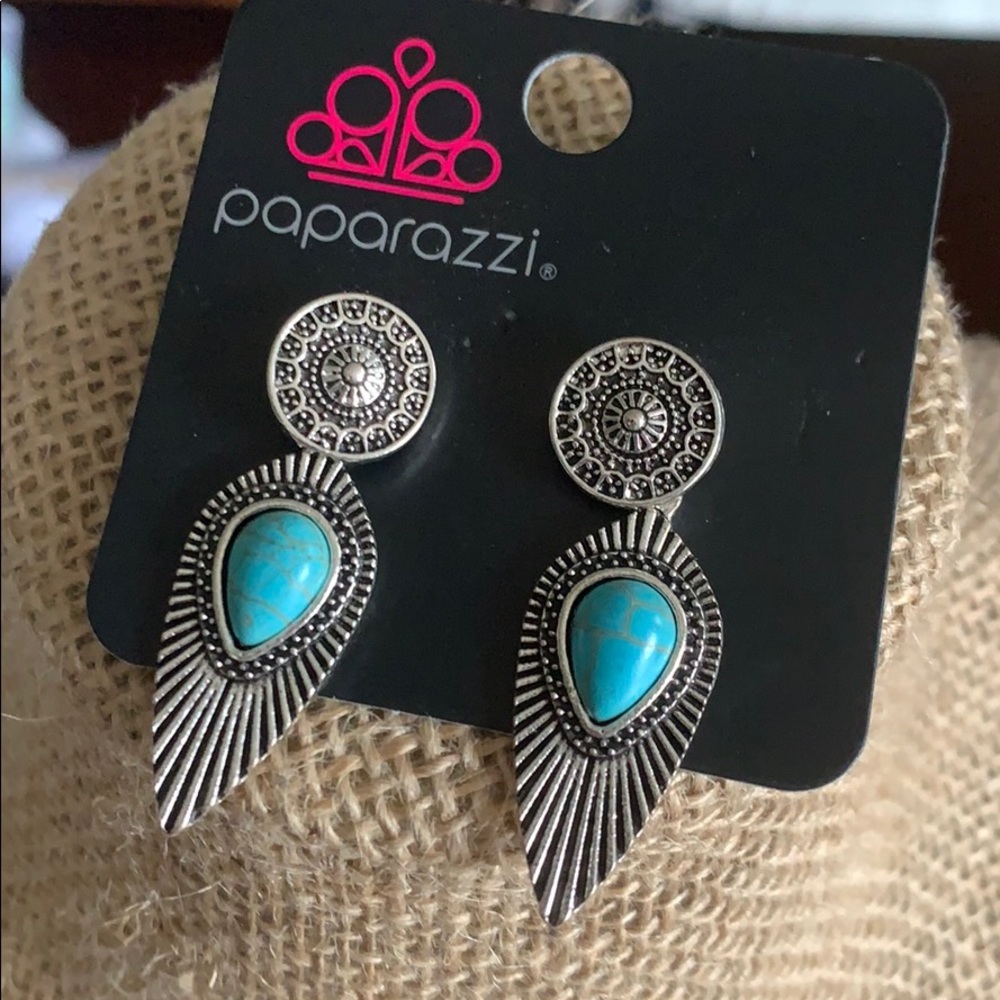 Paparazzi turquoise earrings